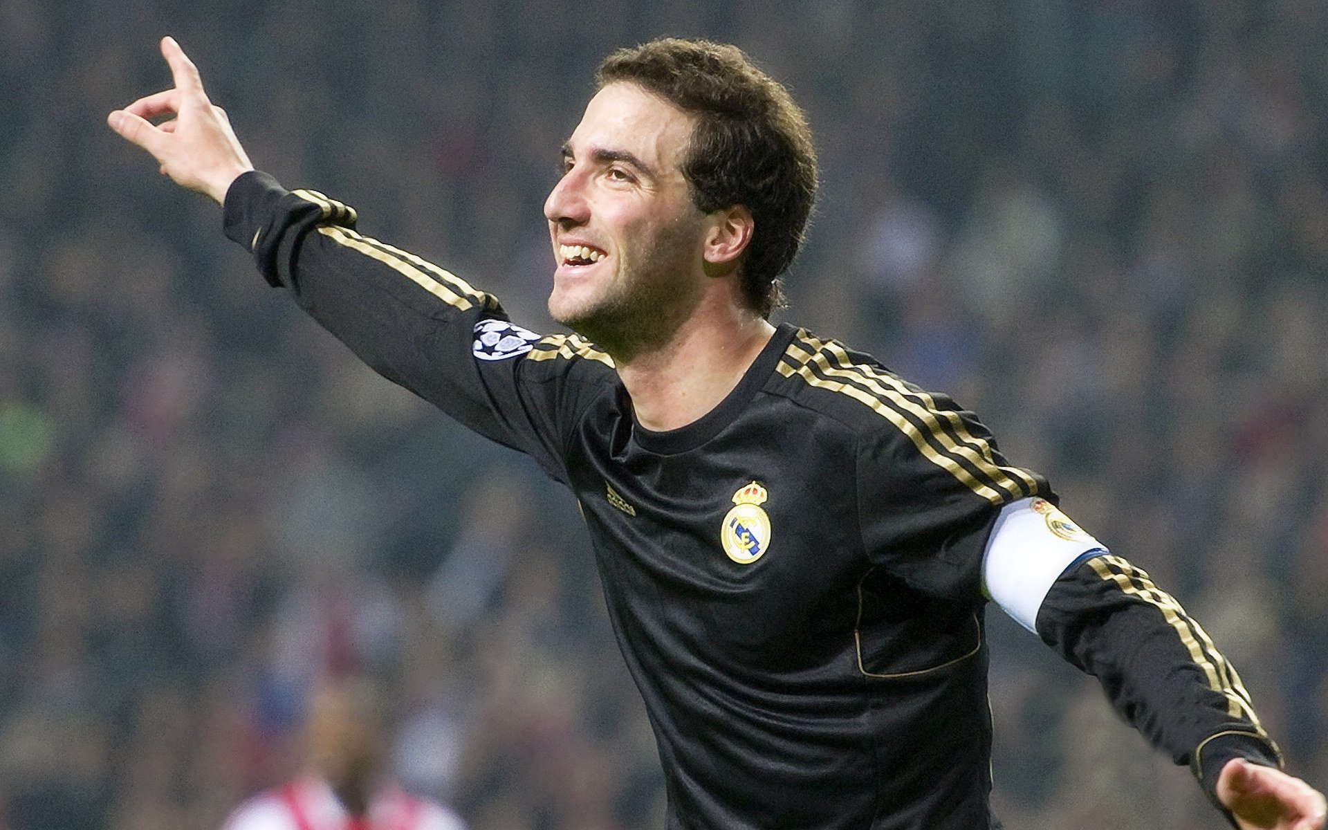 乌拉圭男足在巴黎奥运会比赛中以3-2战胜德国，乌拉圭男足有名的球员